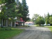 domaine avec 7 chalet , terrain de camping ,centre de dtente 