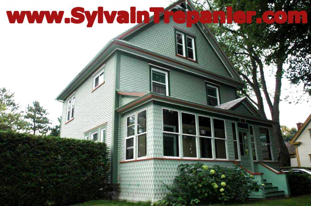 Danville, estrie, au coeur du village, superbe maison ancestrale