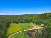 Domaine de 34 acres, maison de 2 chambres, btiment agricole, pturage et fort.