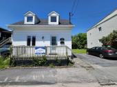 *** Maison bien entretenue et abordable  Valleyfield ***