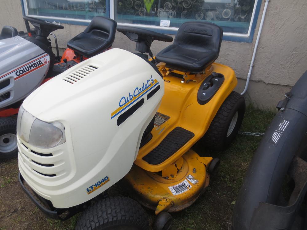 Tracteur à pelouse usagé cub cadet lt1040 Annonce classée