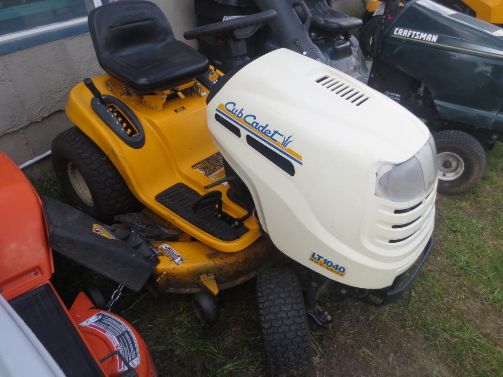Tracteur à pelouse usagé cub cadet lt1040 Annonce classée