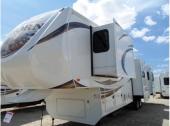 2013 FIFTH WHEEL HEARTLAND BIG HORN 3610RE